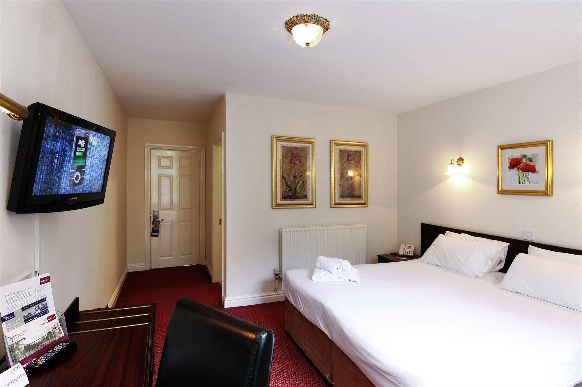 Stafford South Hatherton Hotel Penkridge Exterior foto